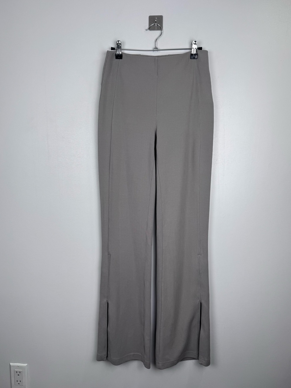 Lululemon Women‎ Brushed Softstreme Flare Pant Size 6